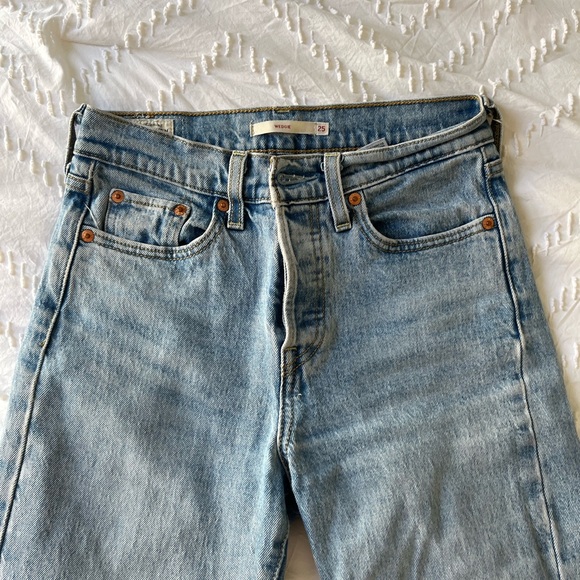 Levi’s Wedgie Straight Leg Jean - Picture 1 of 6
